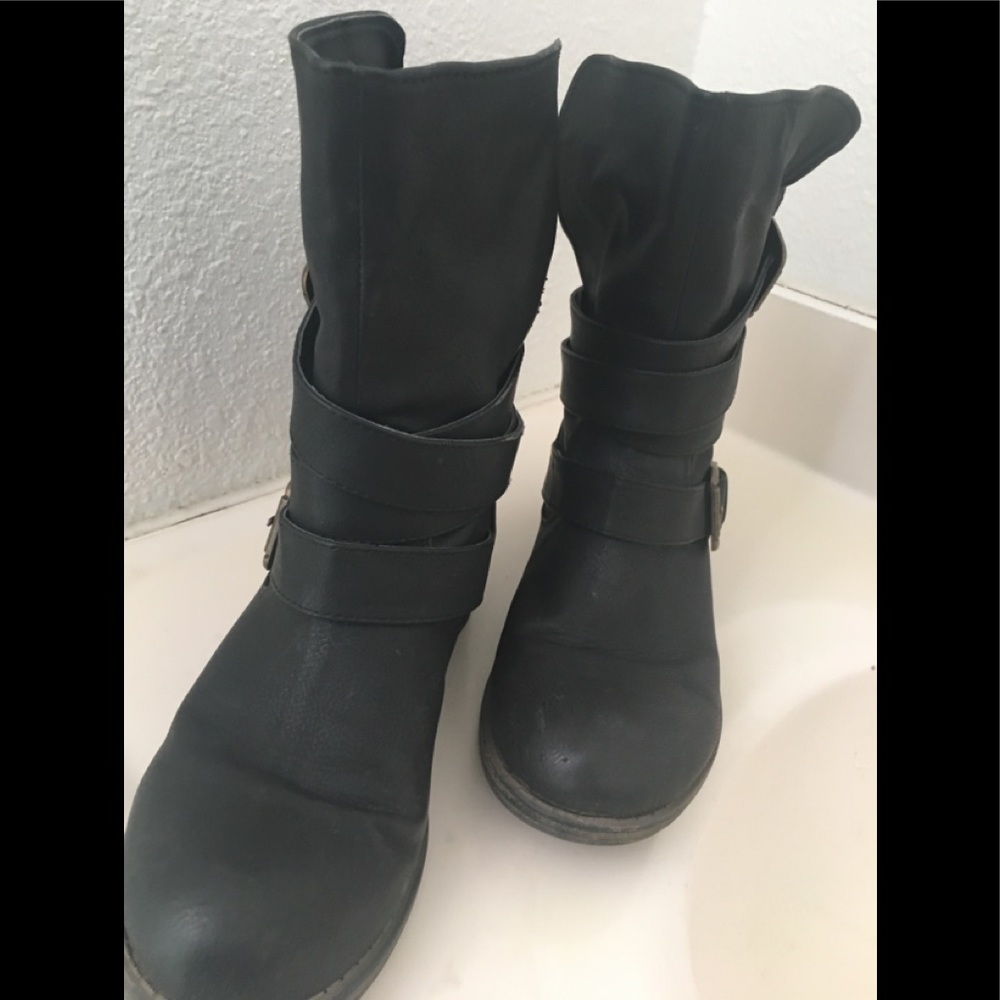 Mid length boots